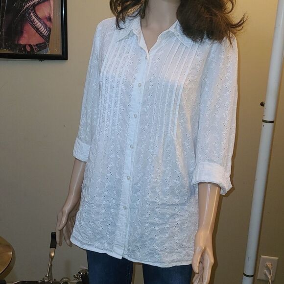 Jh collectables off white eyelet pleated button up - Picture 6 of 10